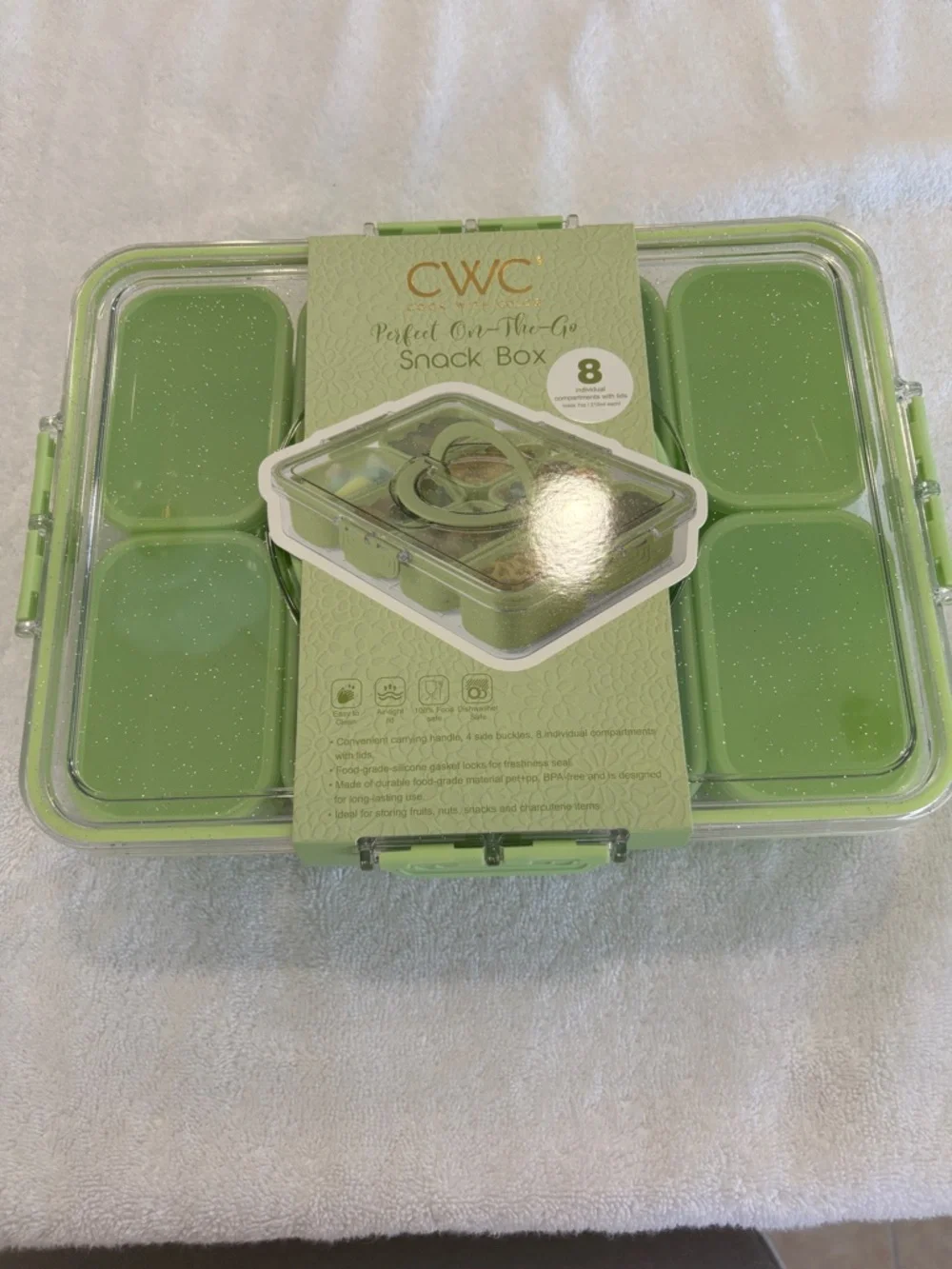 Cook With Color (CWC) - Green Perfect On-The-Go Snack Box - 8 Compartments. NWT - Picture 7 of 7
